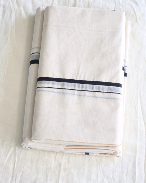 ivory Balaramapuram set mundu, crimson pulyilakara border, handloom Kerala Canada — Atelier Soza